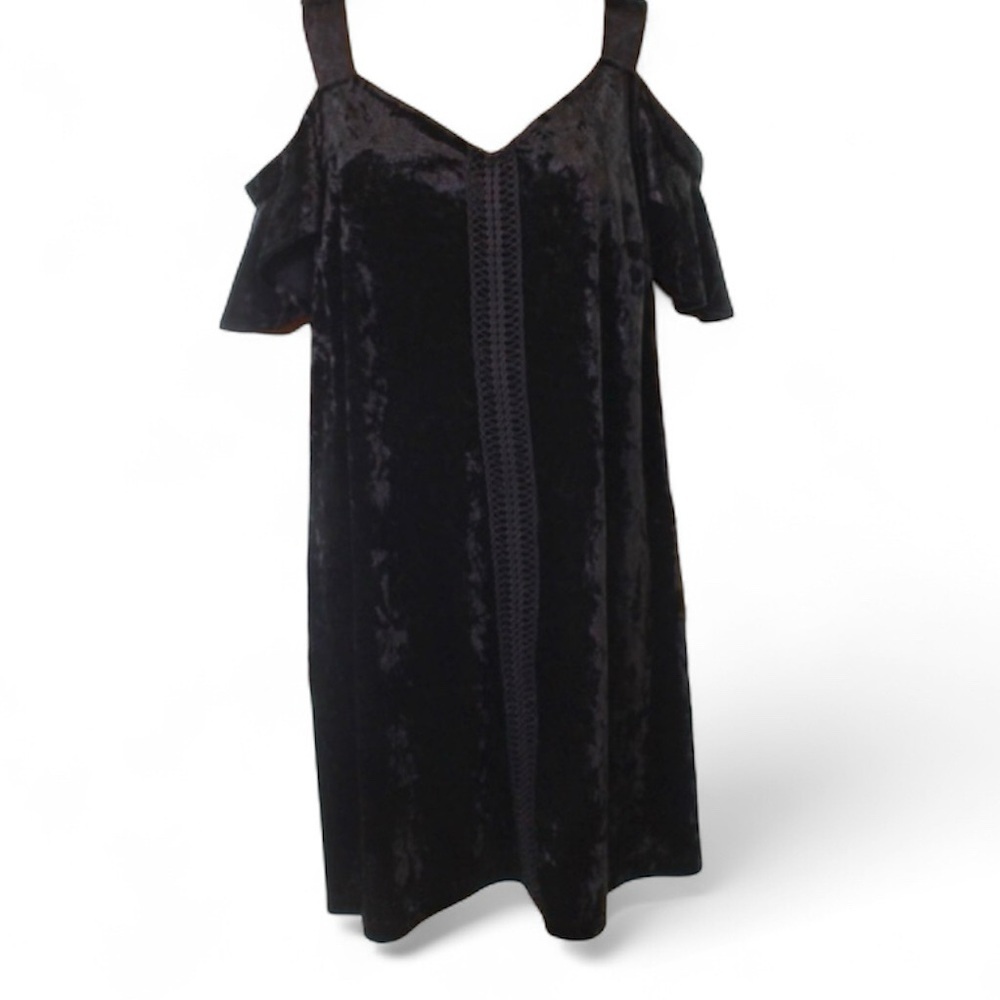 [5x$25] ⭐️ NWT Size 1X Black velvet dress cold shoulder
